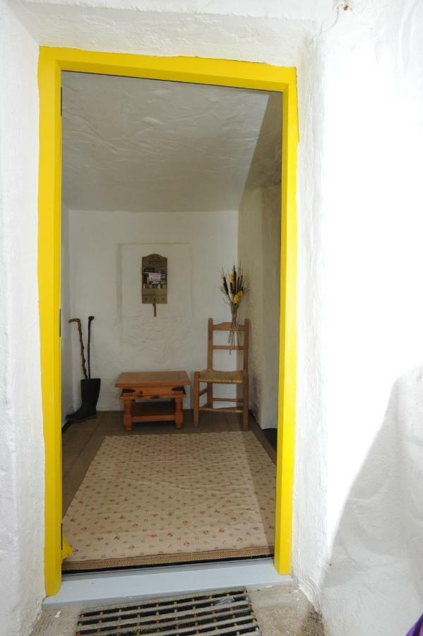 Yellow Cottage, Doolin Knockfin Cross Roads Exteriér fotografie